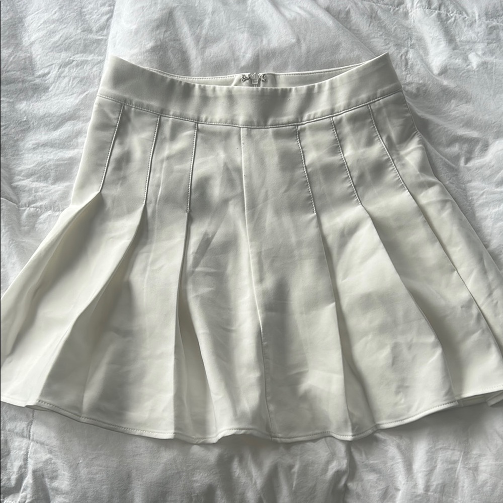 SHEIN Cream Skater Mini Skirt Pleated Casual